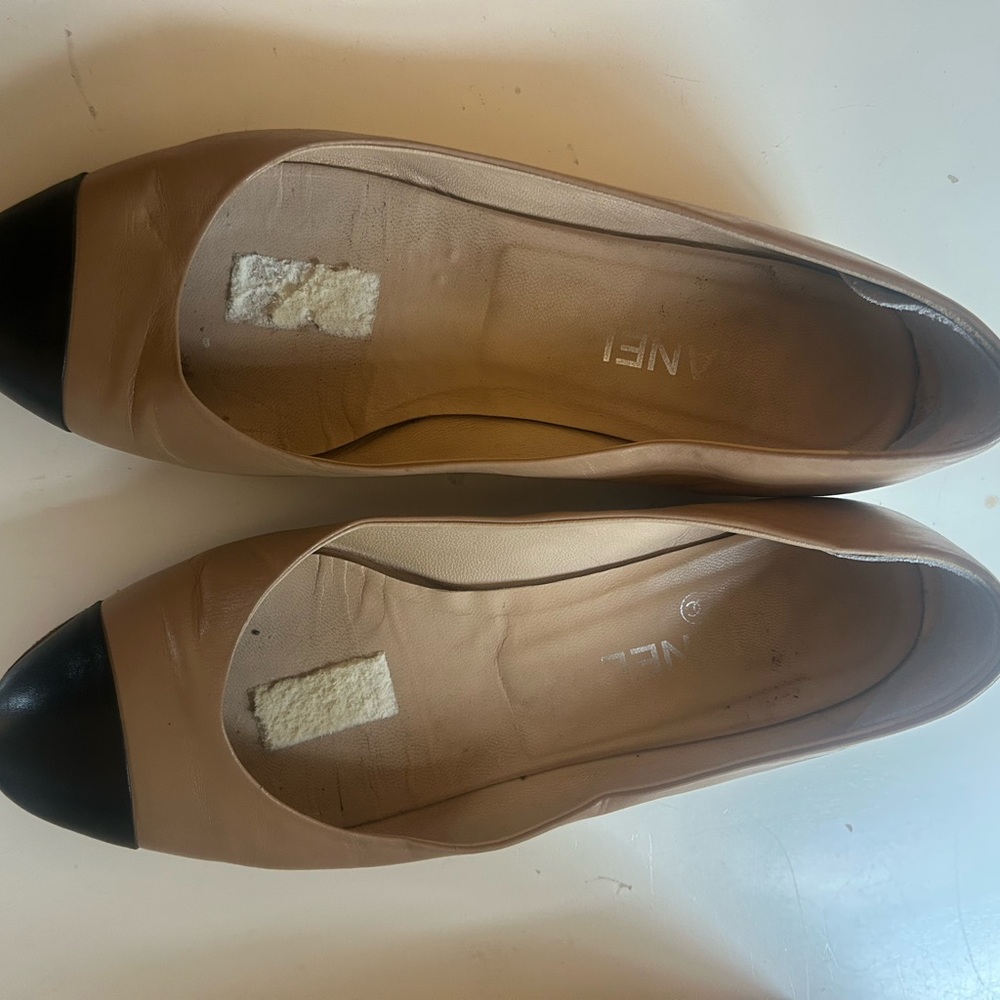 Chanel Black and Tan Women's Loafers with chain detail on heel size 9